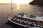  Komodo Boat Adventure 